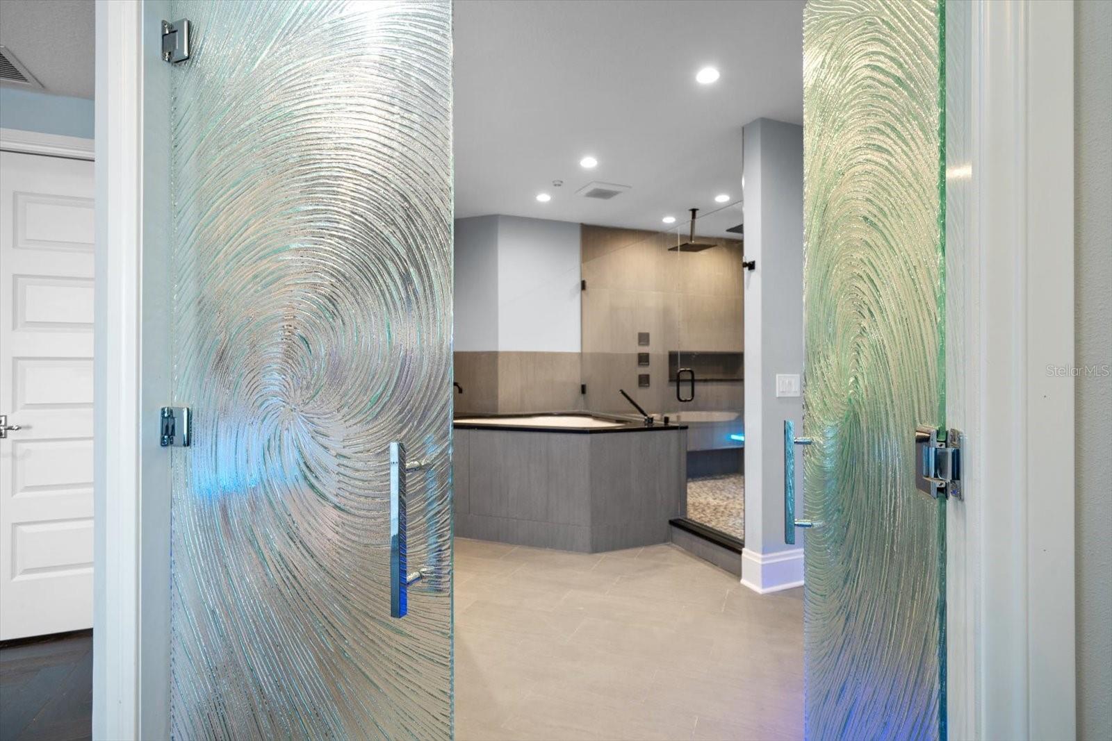 100 Bch Dr #1900 ST PETERSBURG, FL 33701