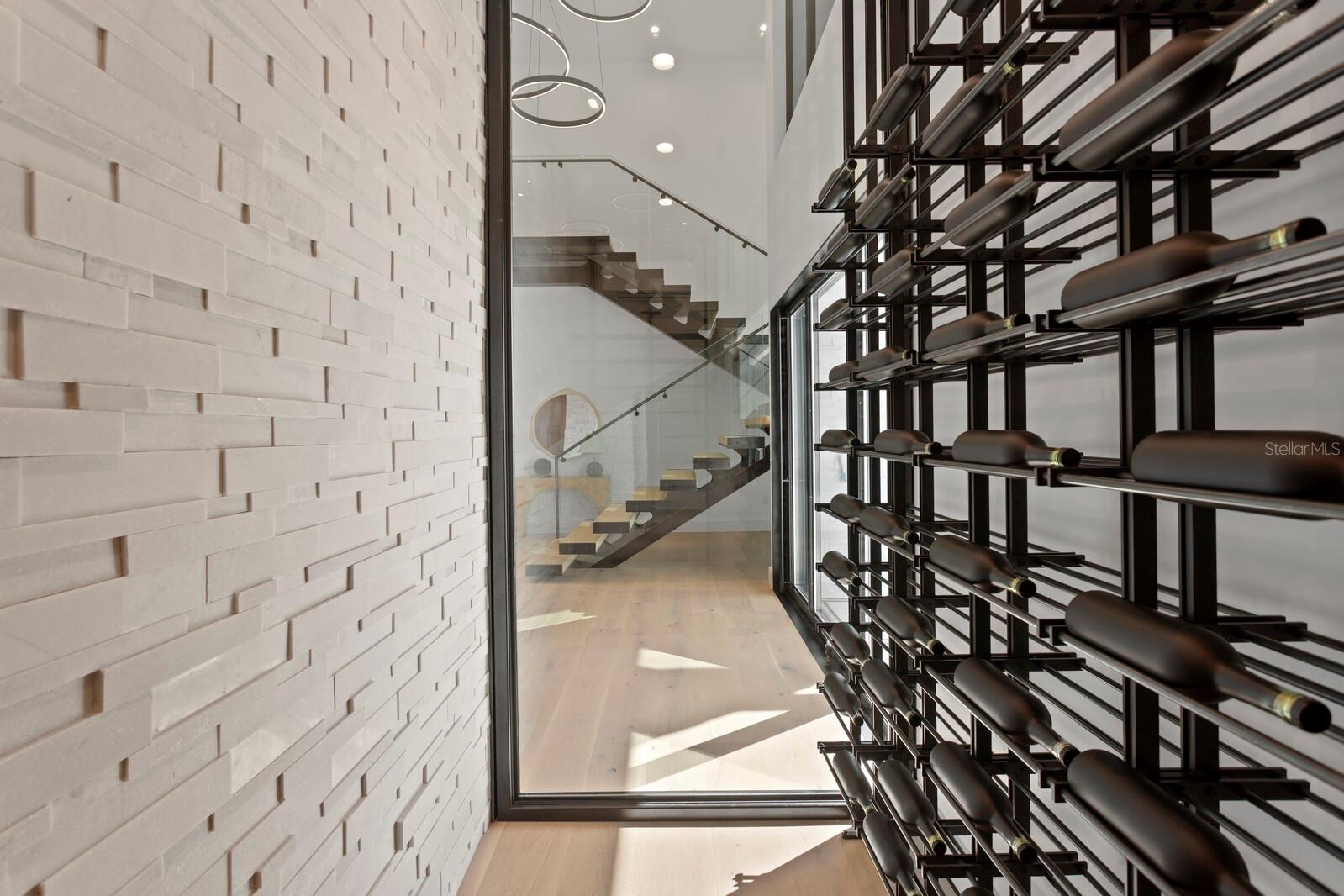 2081 MICHIGAN Ave ST PETERSBURG, FL 33703