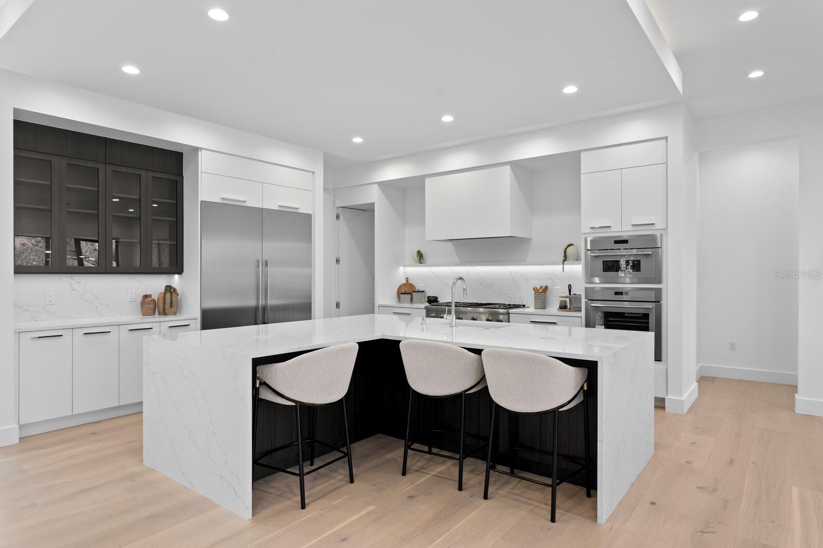 2081 MICHIGAN Ave ST PETERSBURG, FL 33703