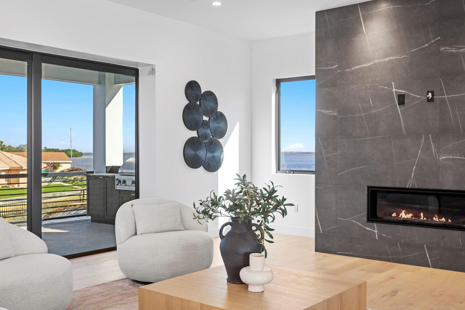 2081 MICHIGAN Ave ST PETERSBURG, FL 33703