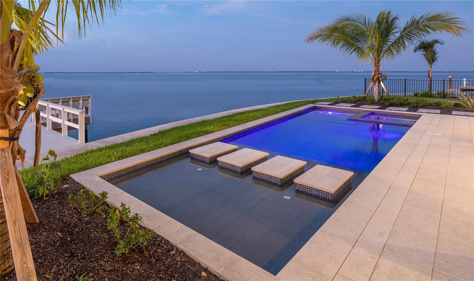 2081 MICHIGAN Ave ST PETERSBURG, FL 33703