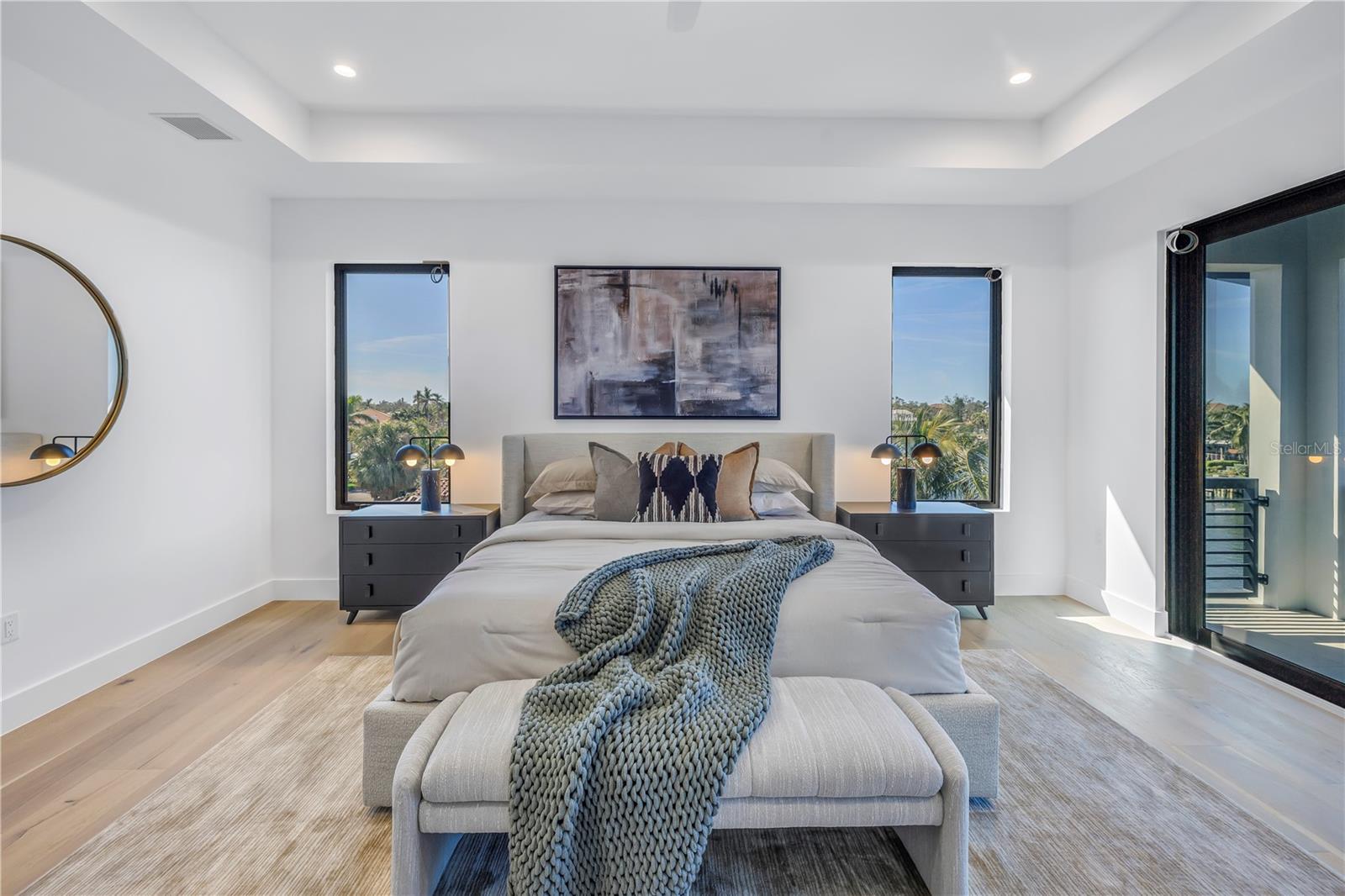 2081 MICHIGAN Ave ST PETERSBURG, FL 33703