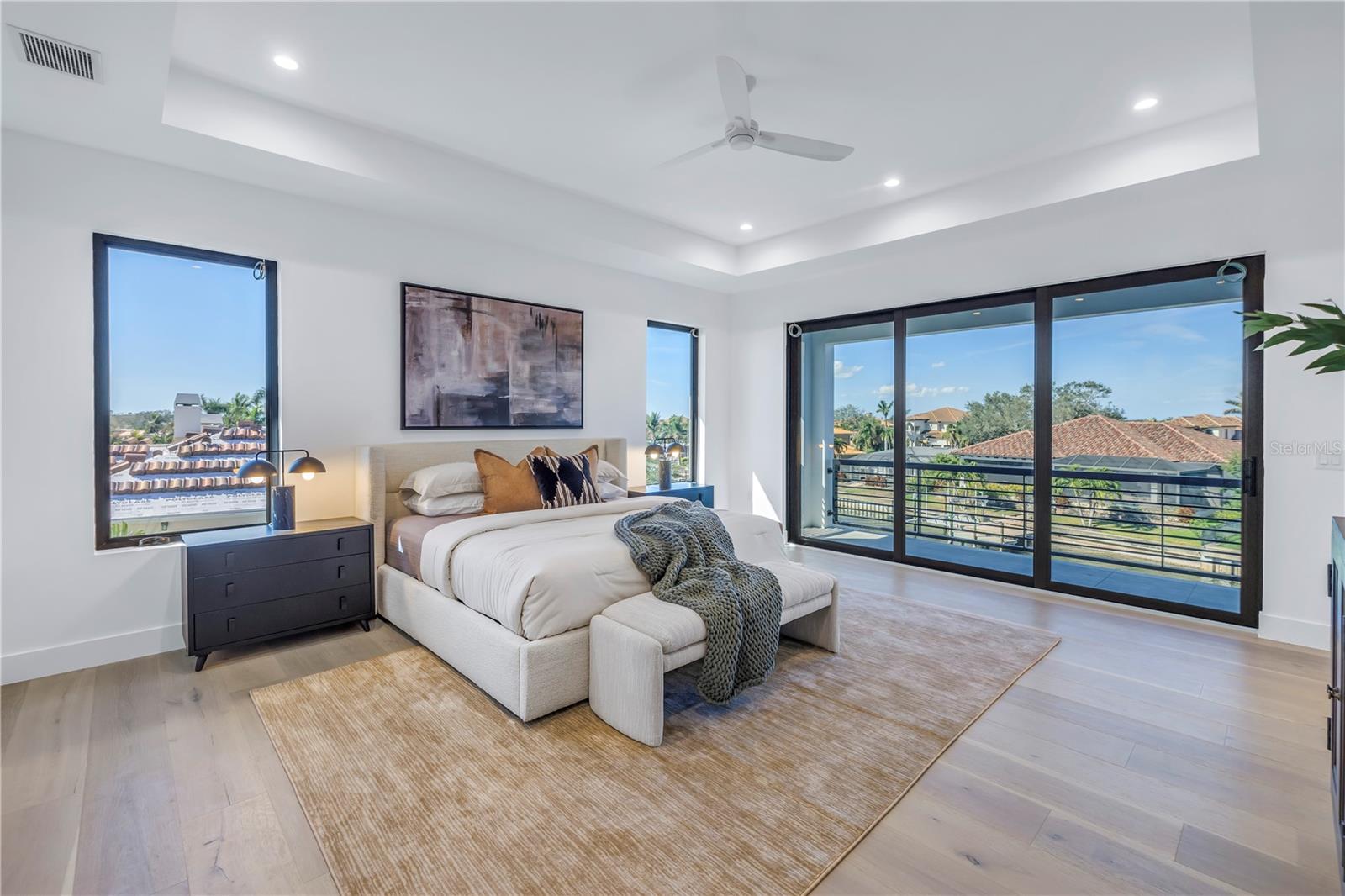 2081 MICHIGAN Ave ST PETERSBURG, FL 33703