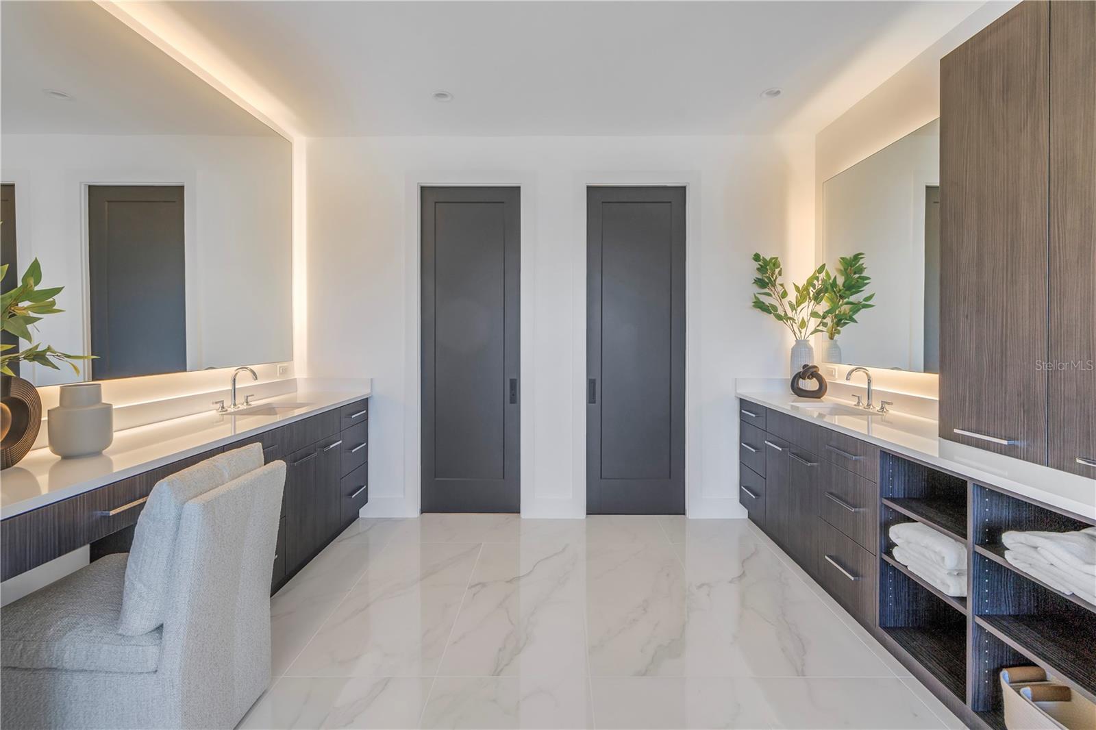 2081 MICHIGAN Ave ST PETERSBURG, FL 33703