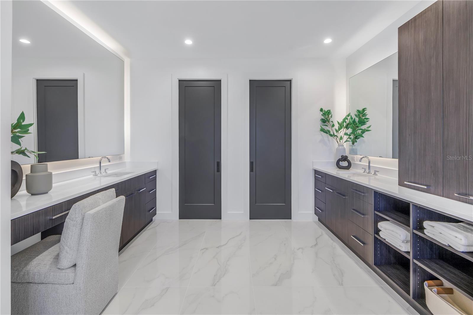 2081 MICHIGAN Ave ST PETERSBURG, FL 33703