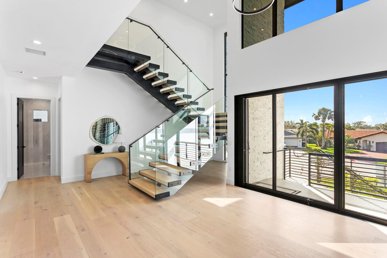 2081 MICHIGAN Ave ST PETERSBURG, FL 33703