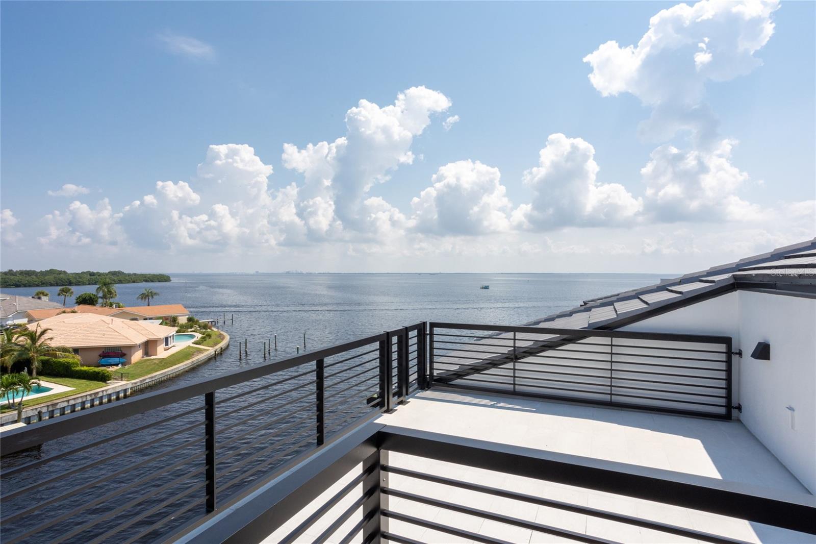 2081 MICHIGAN Ave ST PETERSBURG, FL 33703