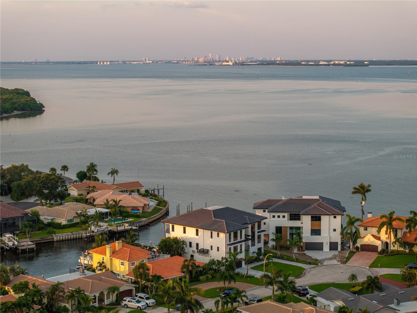 2081 MICHIGAN Ave ST PETERSBURG, FL 33703