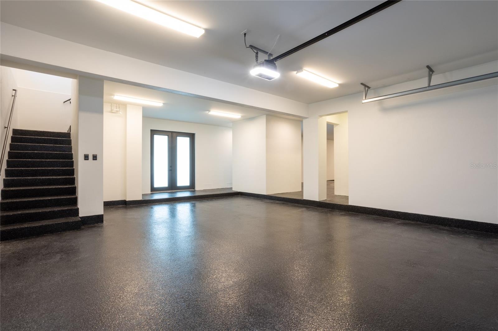 2081 MICHIGAN Ave ST PETERSBURG, FL 33703