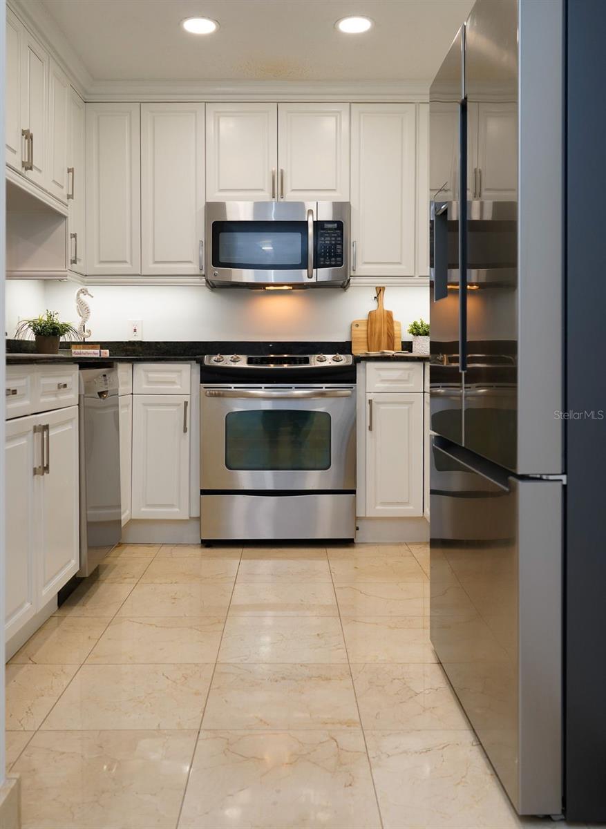 301 2ND St #14 ST PETERSBURG, FL 33701