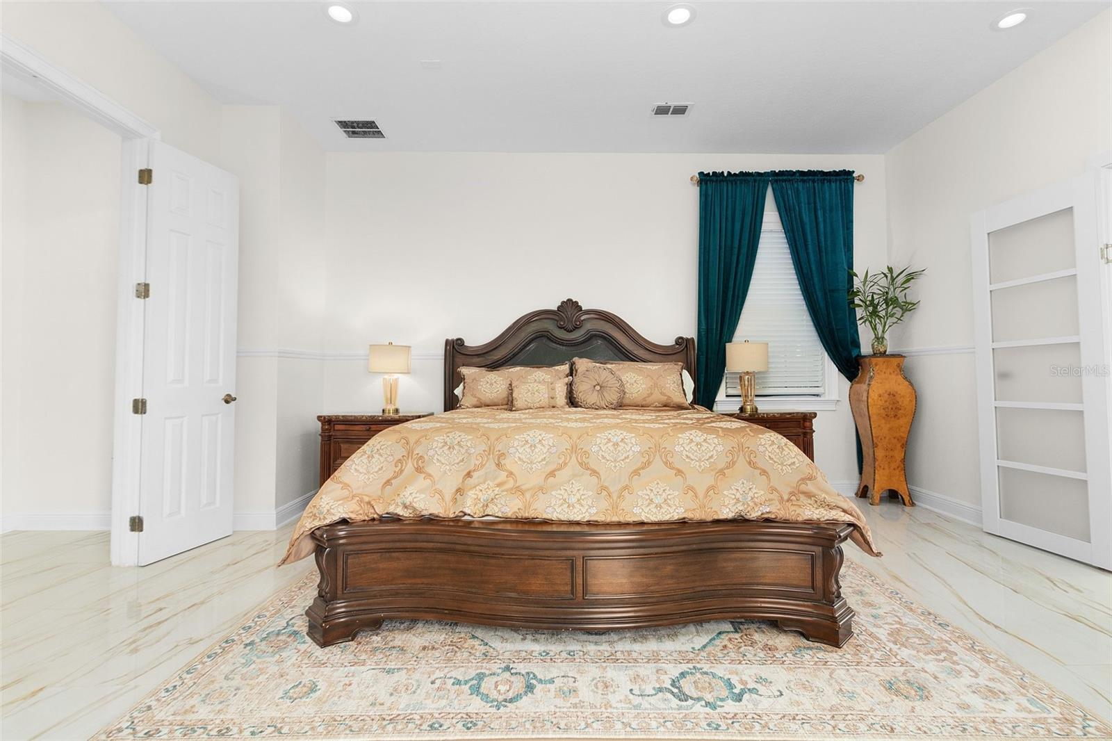 7406 OCONEE St REUNION, FL 34747