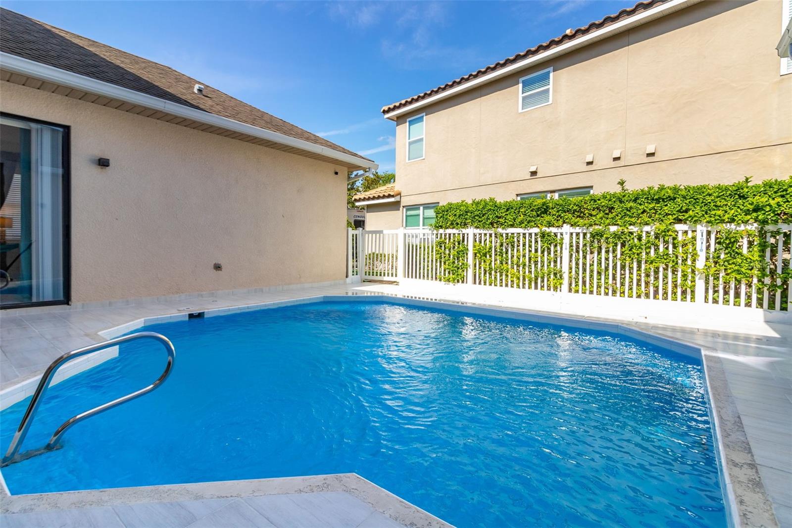 7406 OCONEE St REUNION, FL 34747