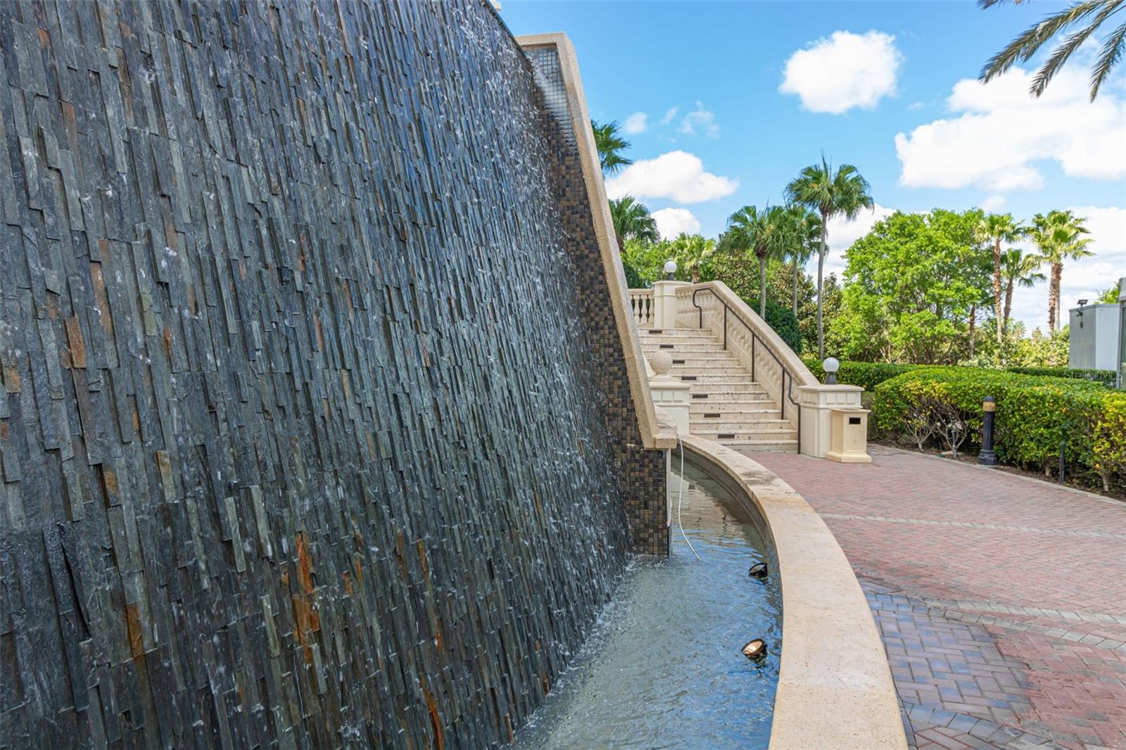 7406 OCONEE St REUNION, FL 34747