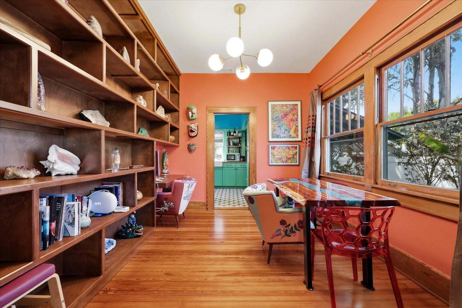 1024 23RD Ave ST PETERSBURG, FL 33704