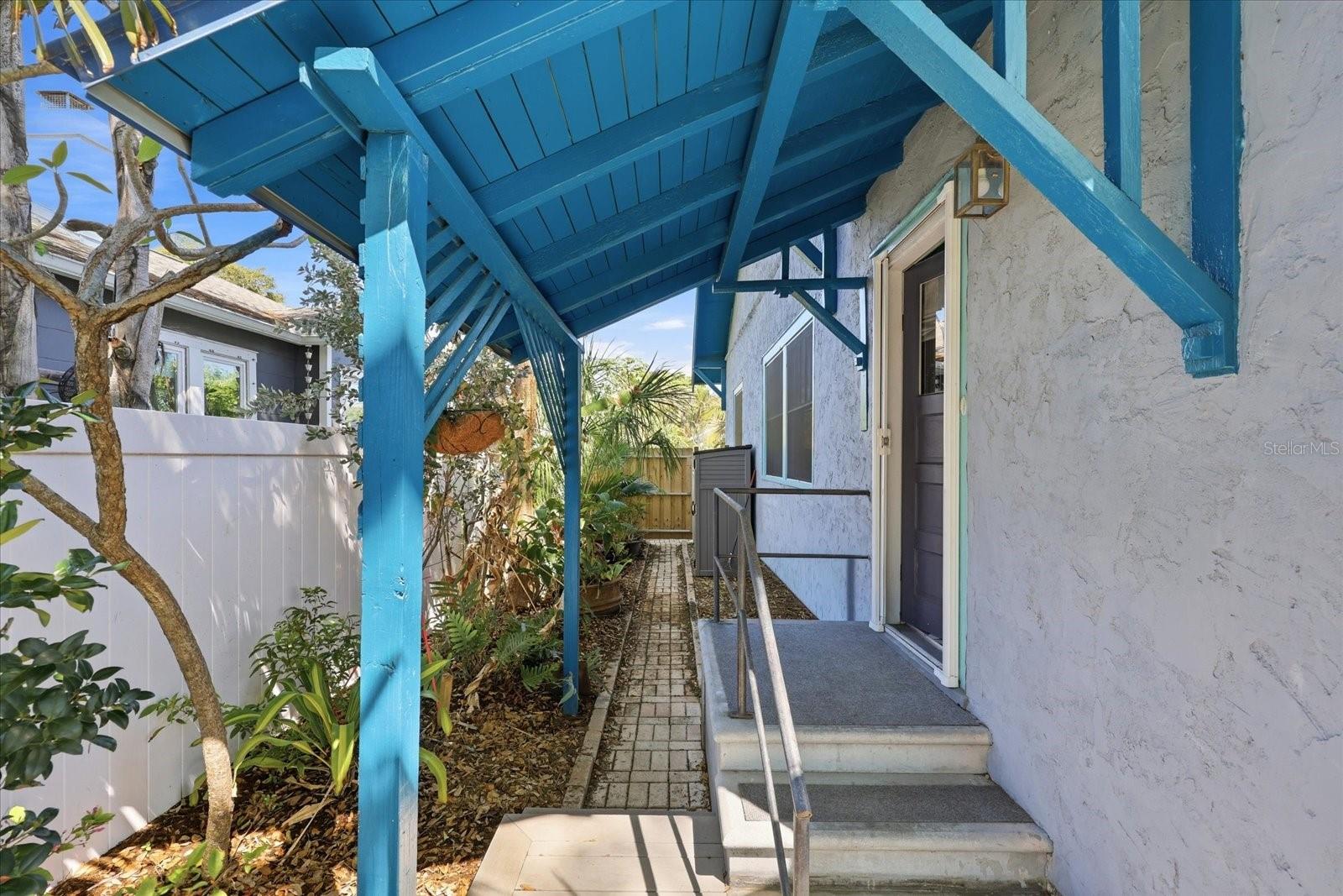 1024 23RD Ave ST PETERSBURG, FL 33704