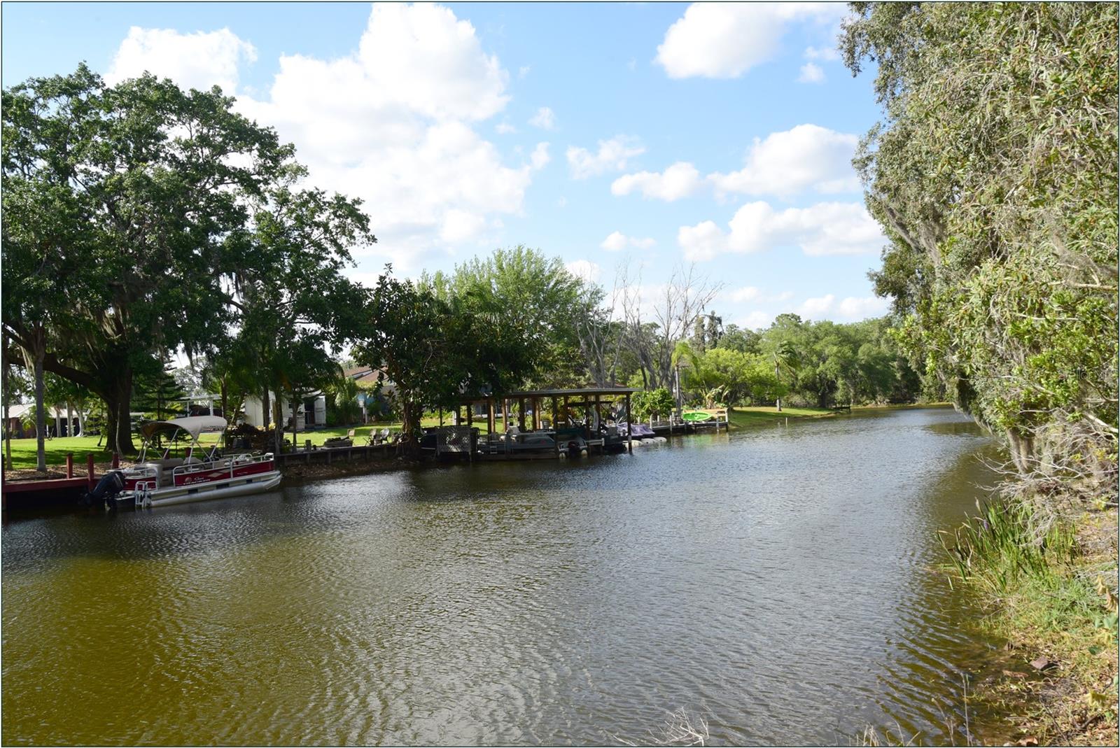 27 LANTANA Dr INDIAN LAKE ESTATES, FL 33855