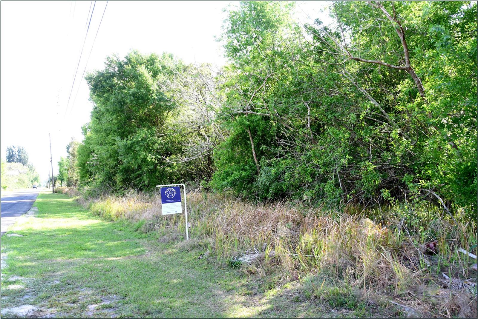 27 LANTANA Dr INDIAN LAKE ESTATES, FL 33855