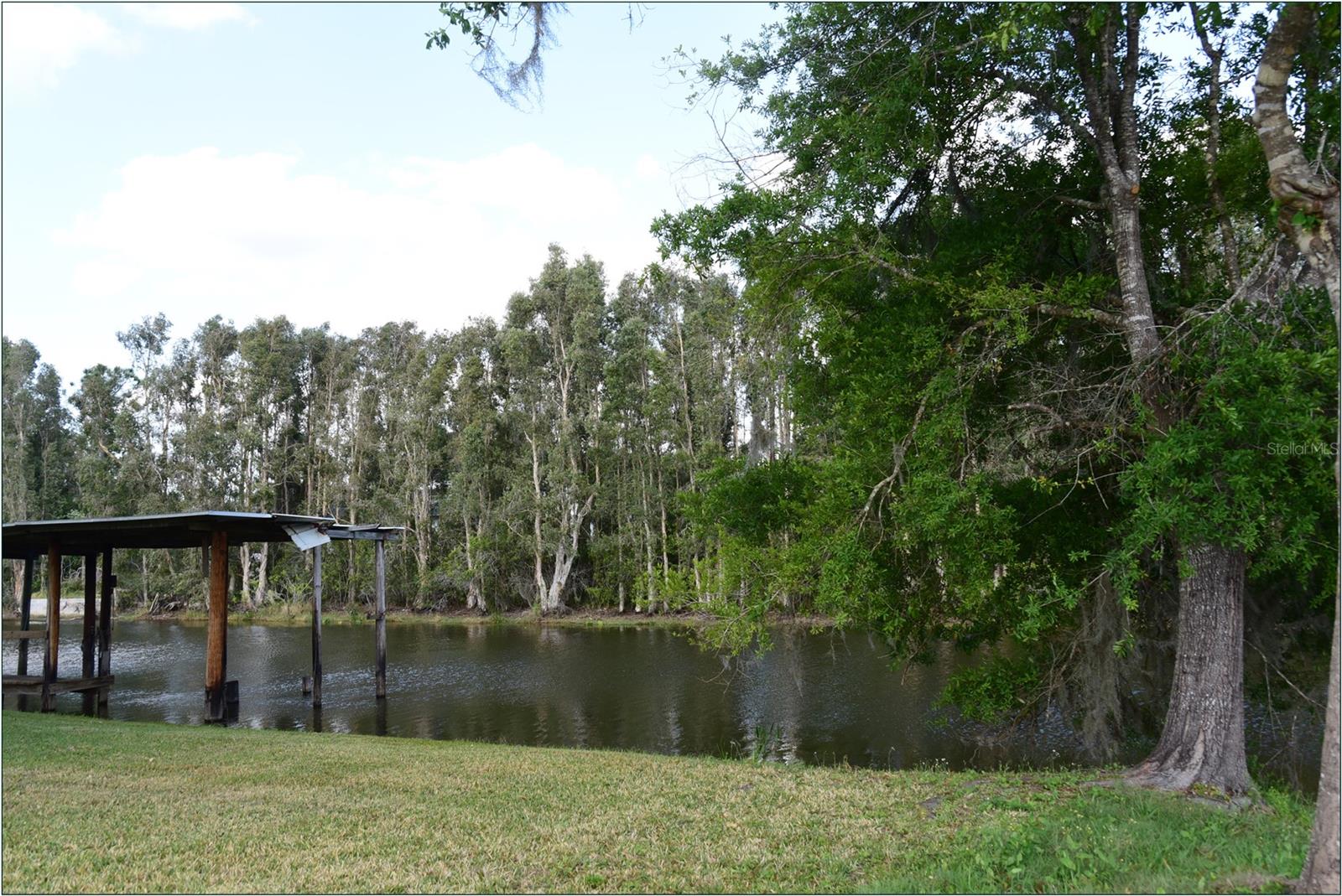 27 LANTANA Dr INDIAN LAKE ESTATES, FL 33855