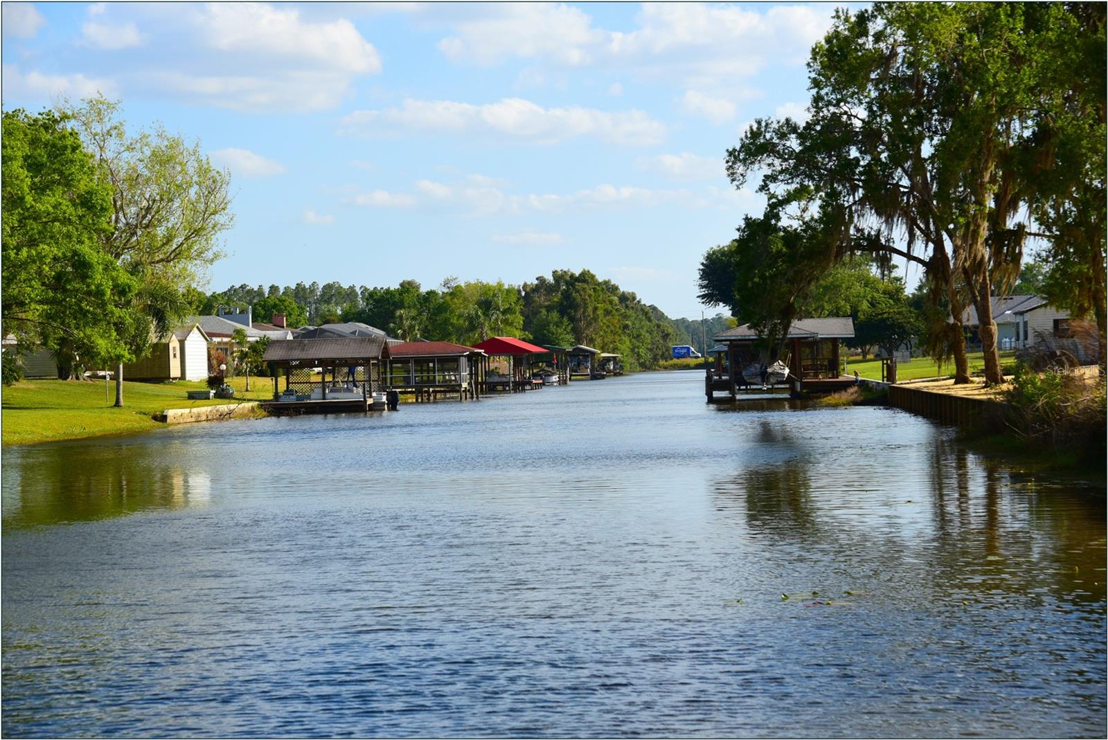 27 LANTANA Dr INDIAN LAKE ESTATES, FL 33855