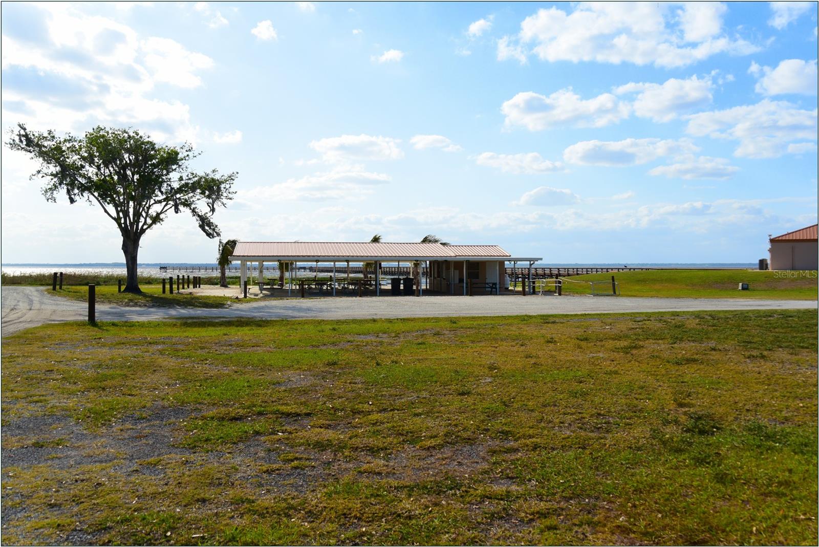 27 LANTANA Dr INDIAN LAKE ESTATES, FL 33855