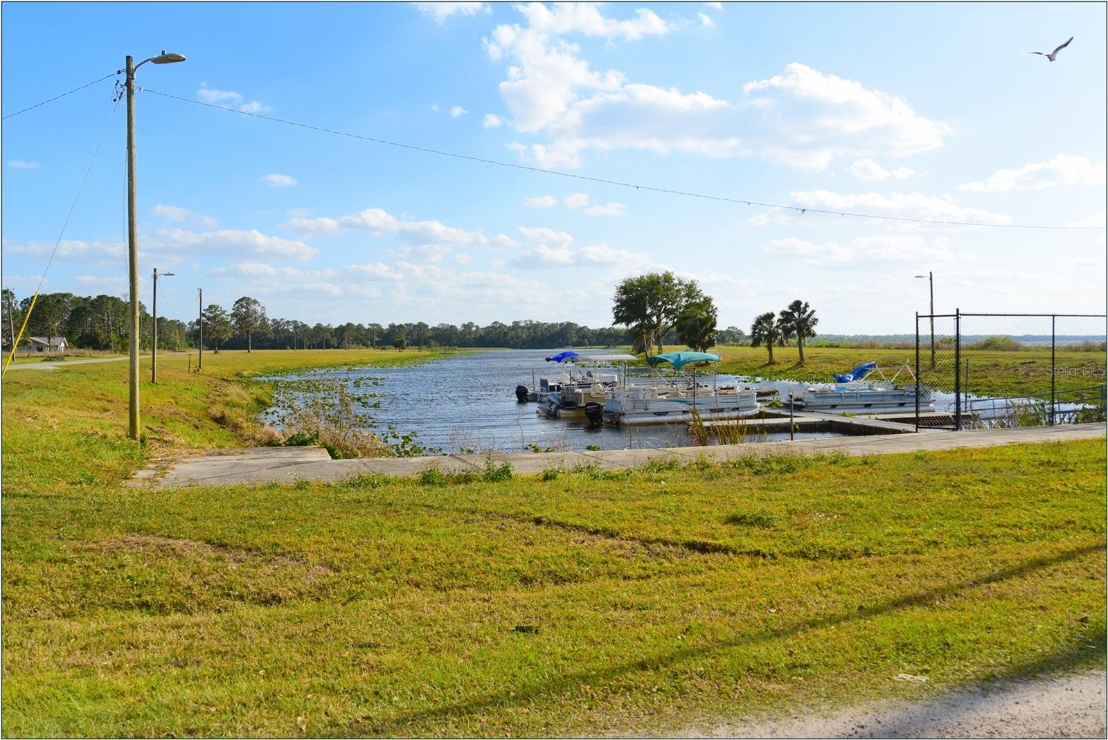 27 LANTANA Dr INDIAN LAKE ESTATES, FL 33855