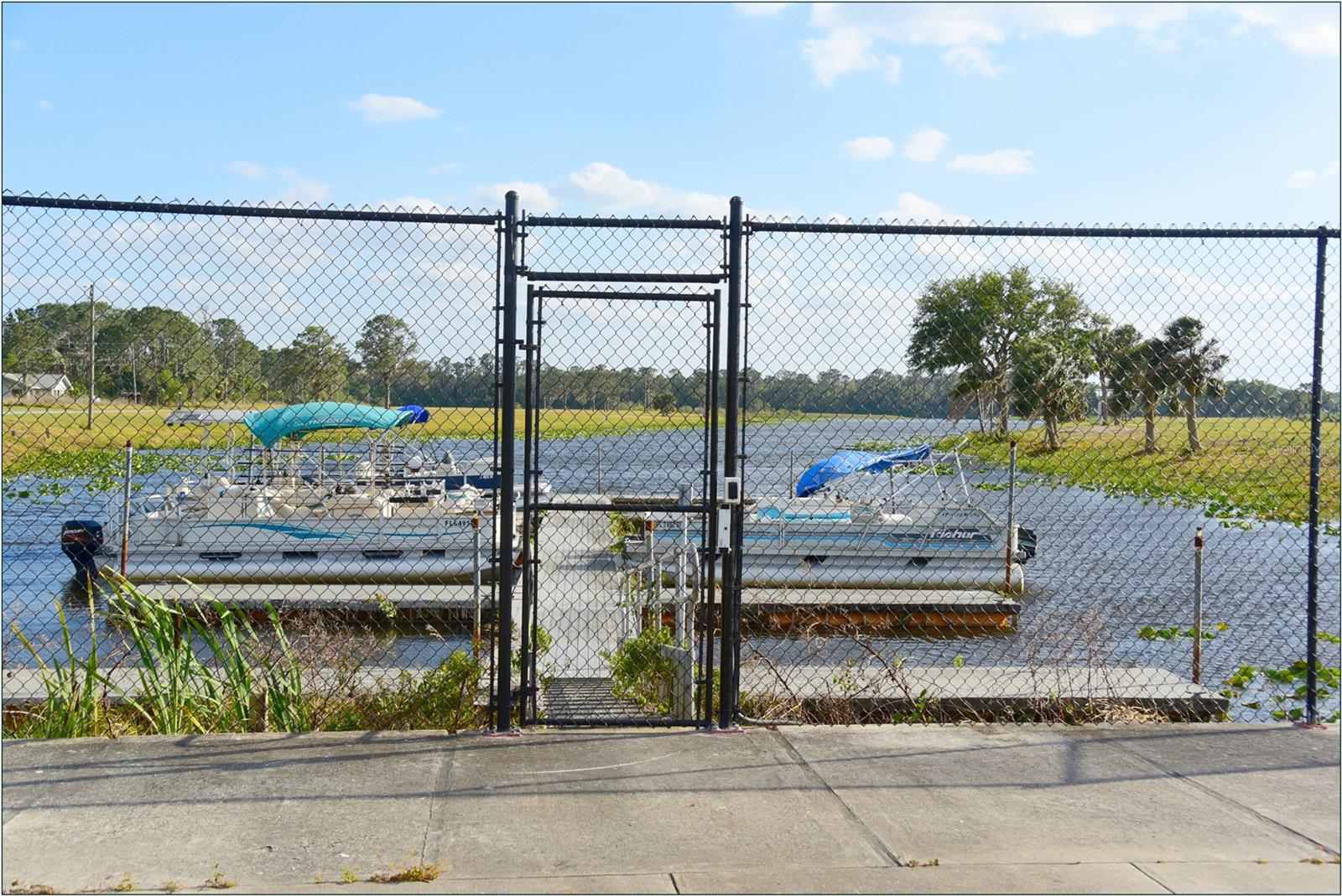 27 LANTANA Dr INDIAN LAKE ESTATES, FL 33855