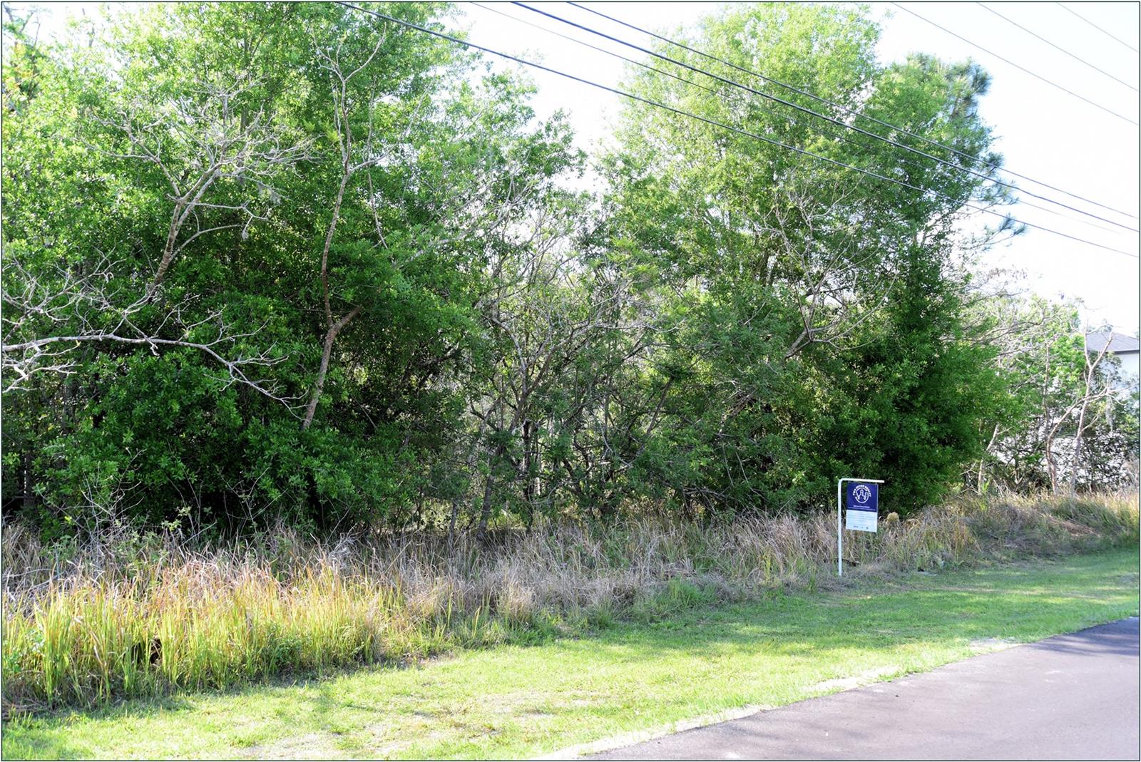 27 LANTANA Dr INDIAN LAKE ESTATES, FL 33855