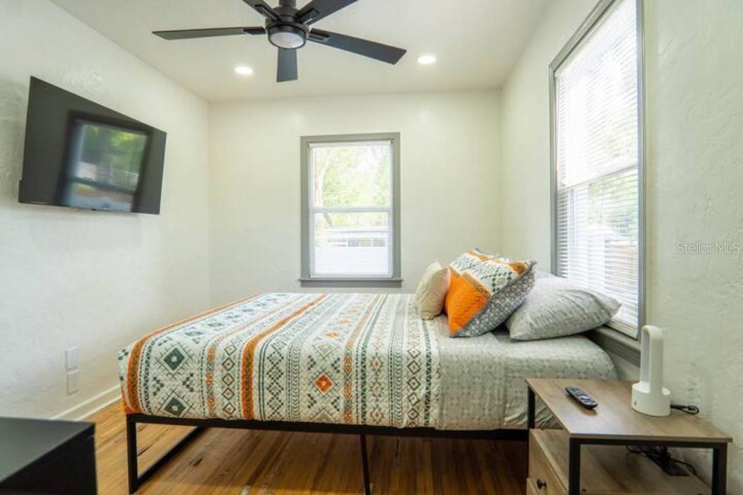 2008 PAGE Ave ORLANDO, FL 32806