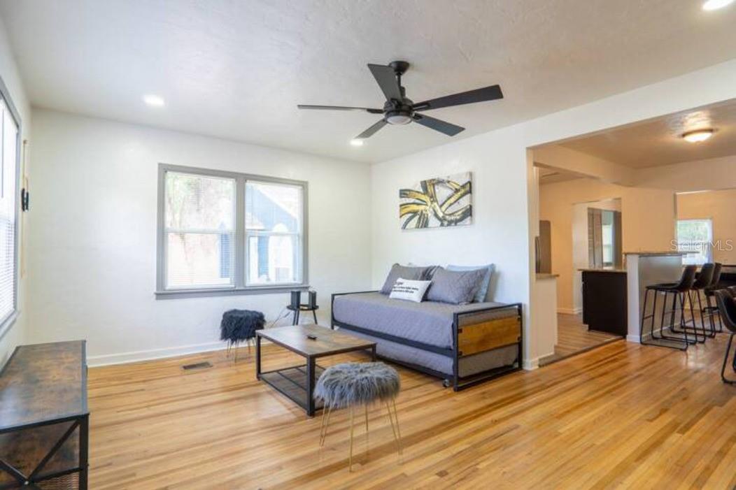 2008 PAGE Ave ORLANDO, FL 32806