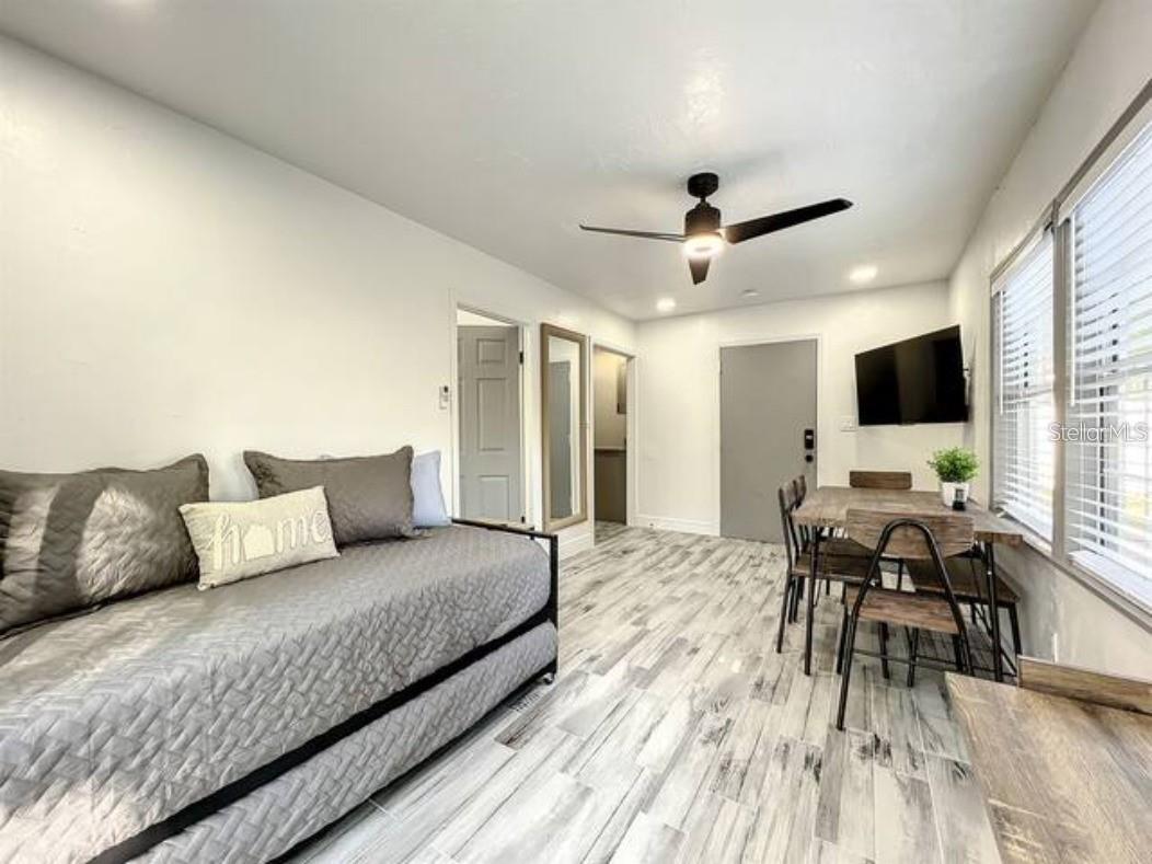 2008 PAGE Ave ORLANDO, FL 32806