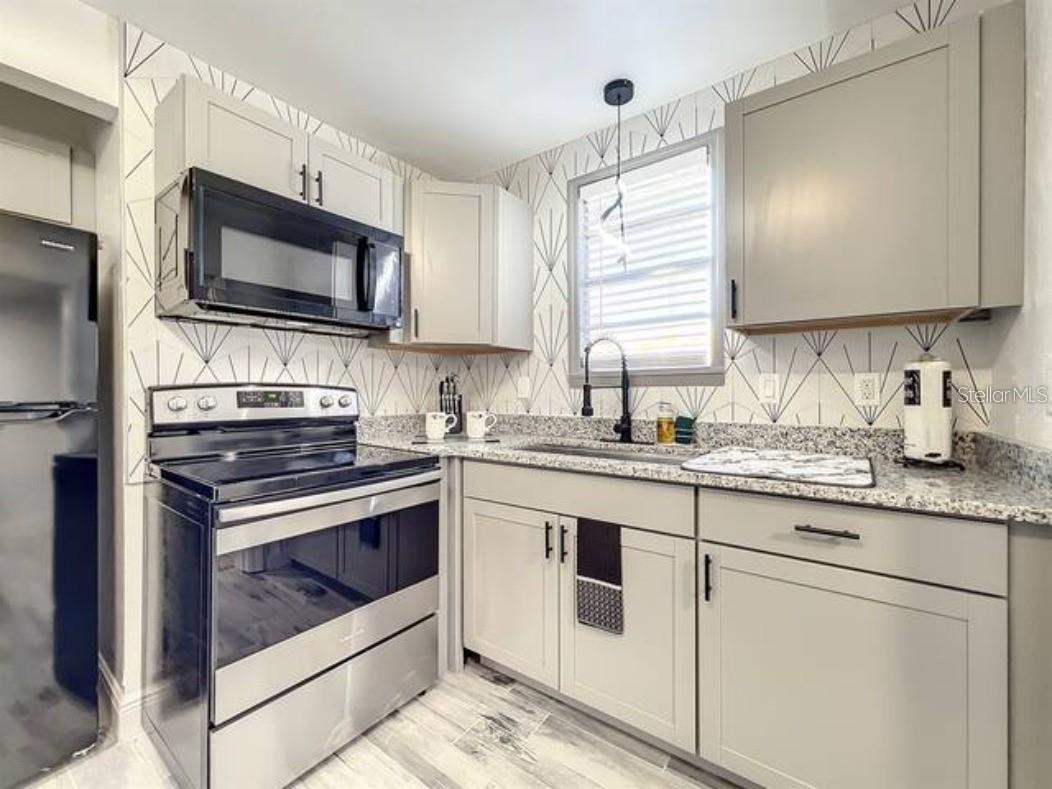 2008 PAGE Ave ORLANDO, FL 32806