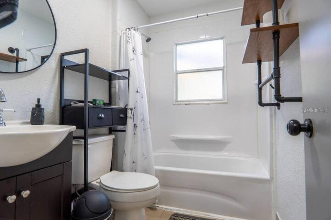 2008 PAGE Ave ORLANDO, FL 32806