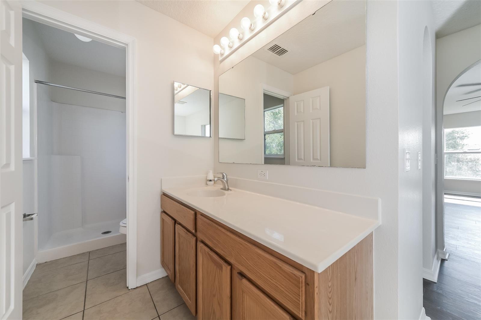 612 ELBRIDGE Dr KISSIMMEE, FL 34758