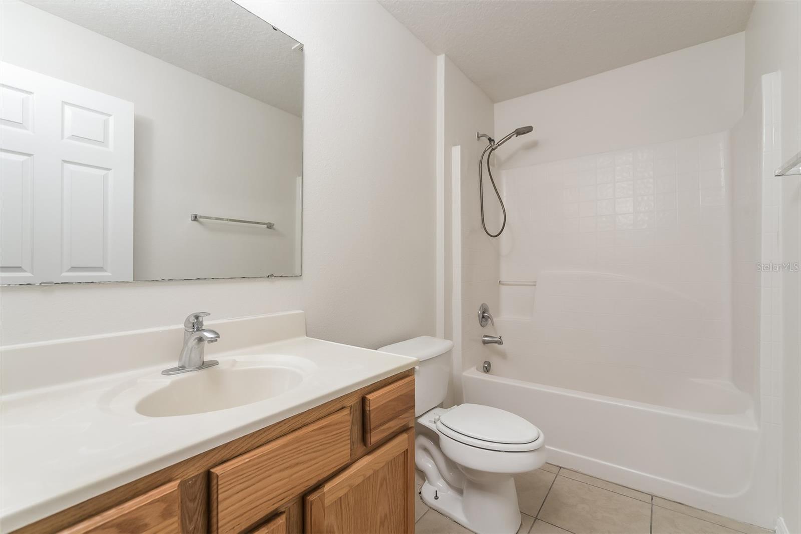 612 ELBRIDGE Dr KISSIMMEE, FL 34758
