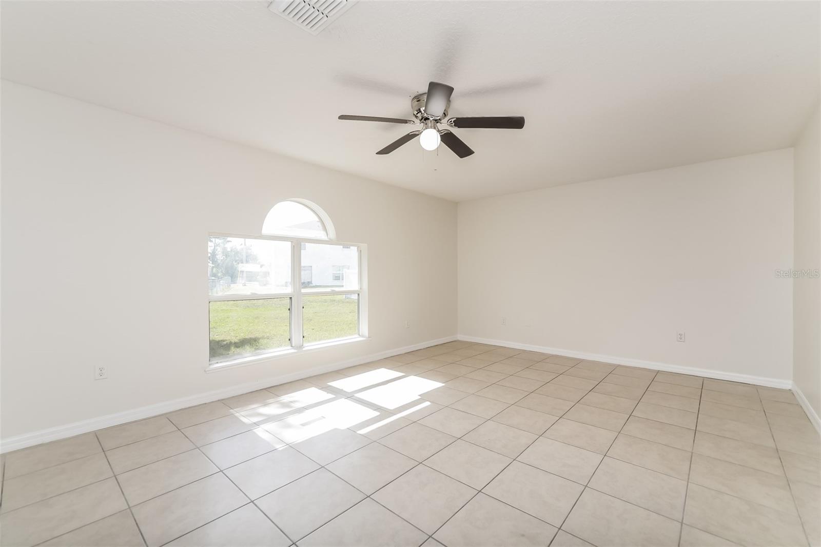 612 ELBRIDGE Dr KISSIMMEE, FL 34758