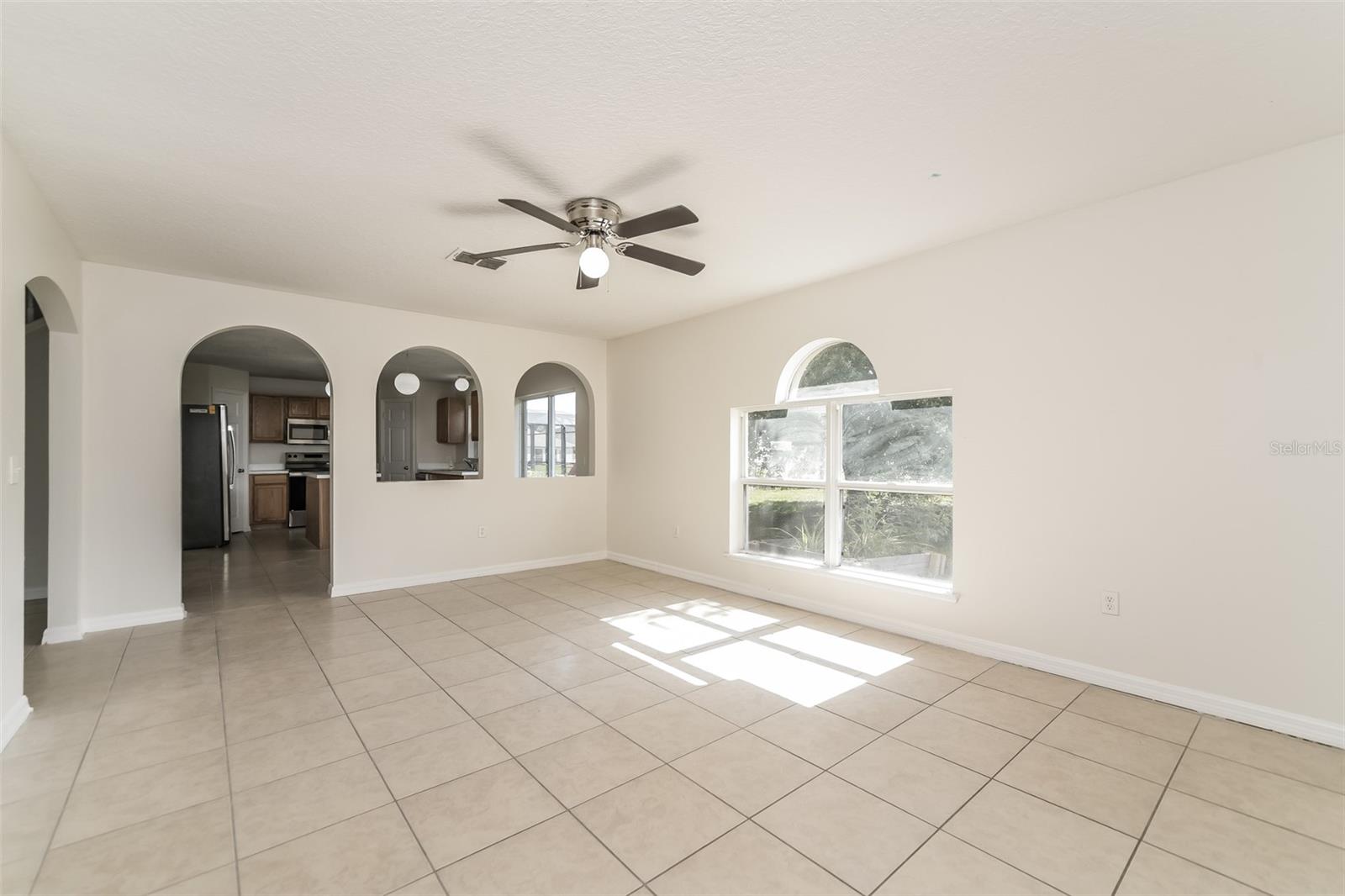 612 ELBRIDGE Dr KISSIMMEE, FL 34758