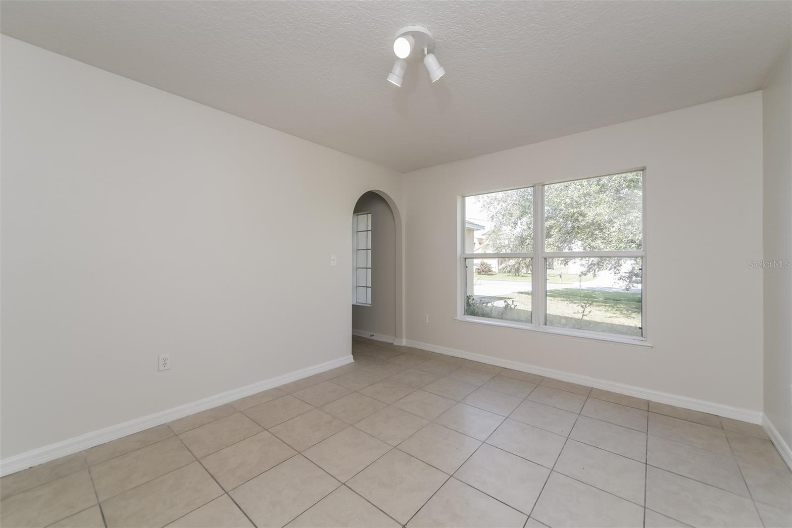 612 ELBRIDGE Dr KISSIMMEE, FL 34758
