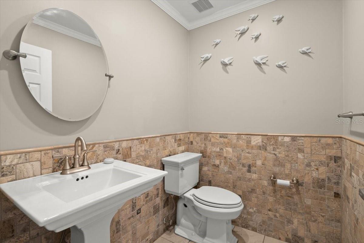 1517 N HALIFAX Ave DAYTONA BEACH, FL 32118