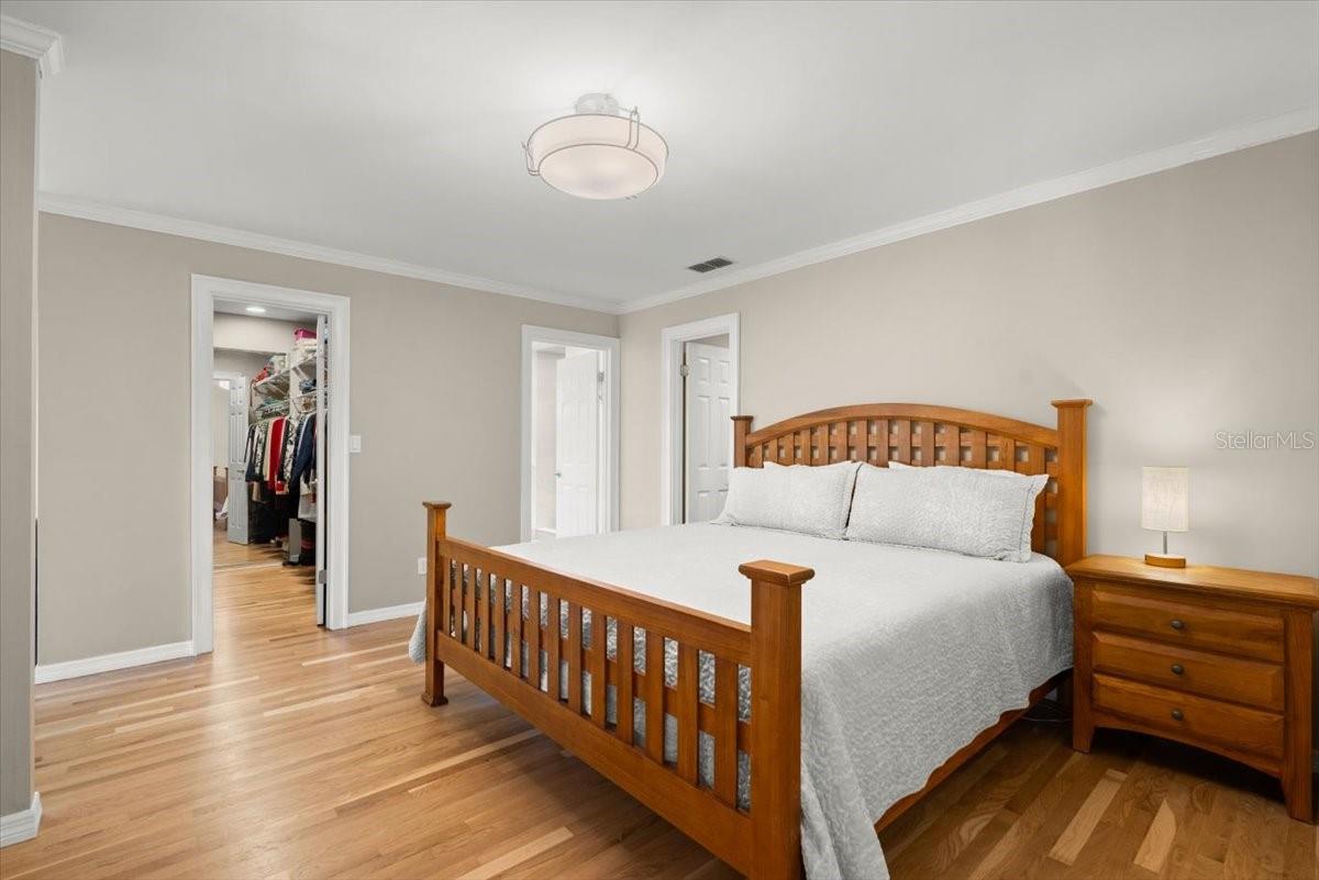 1517 N HALIFAX Ave DAYTONA BEACH, FL 32118