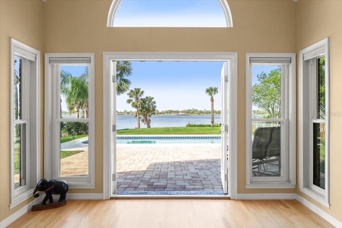 1517 N HALIFAX Ave DAYTONA BEACH, FL 32118