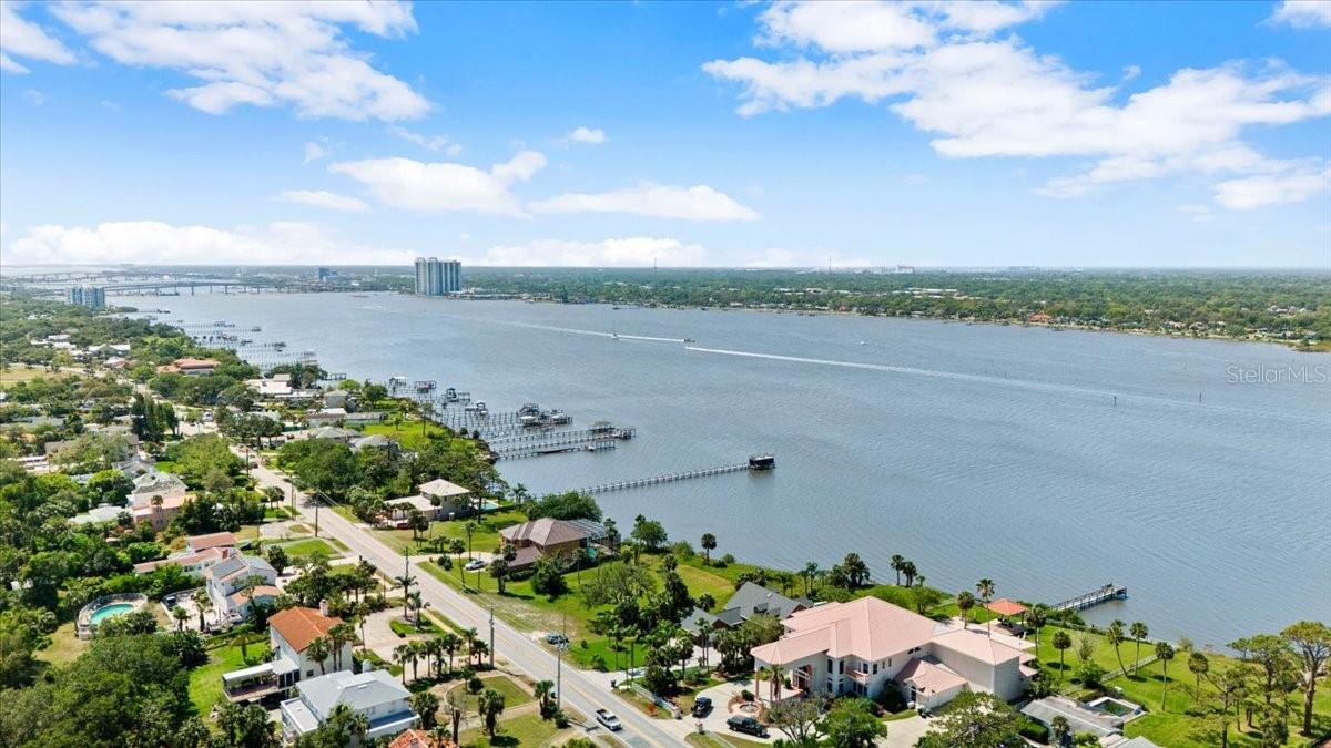 1517 N HALIFAX Ave DAYTONA BEACH, FL 32118