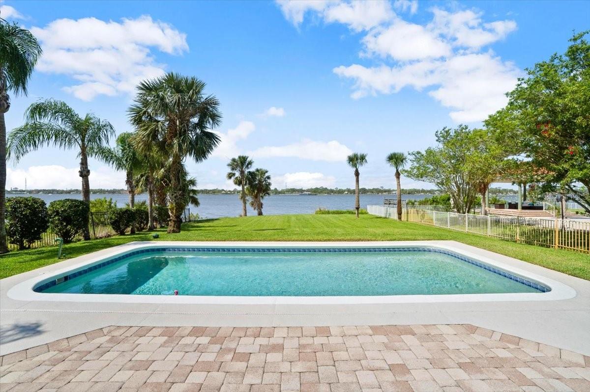 1517 N HALIFAX Ave DAYTONA BEACH, FL 32118