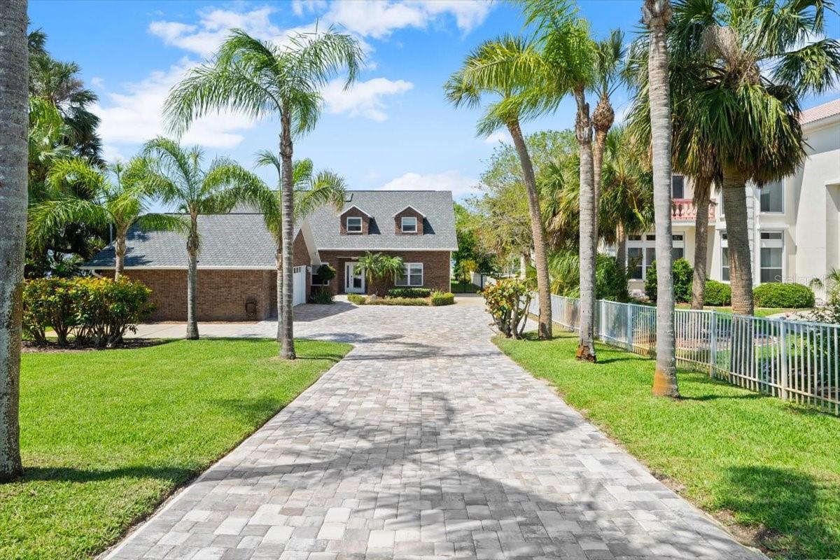 1517 N HALIFAX Ave DAYTONA BEACH, FL 32118