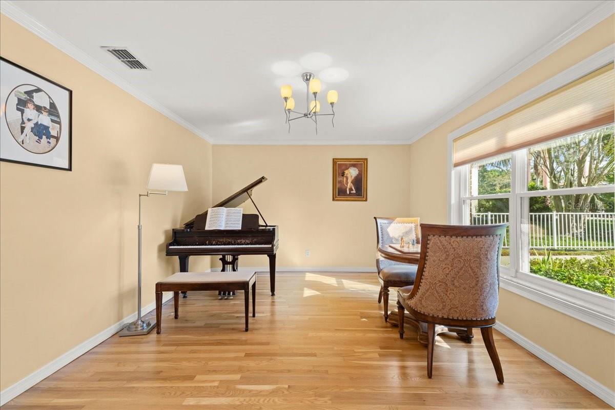 1517 N HALIFAX Ave DAYTONA BEACH, FL 32118