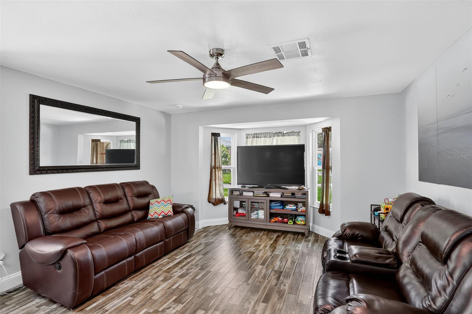 635 MOSS Park Ct KISSIMMEE, FL 34743