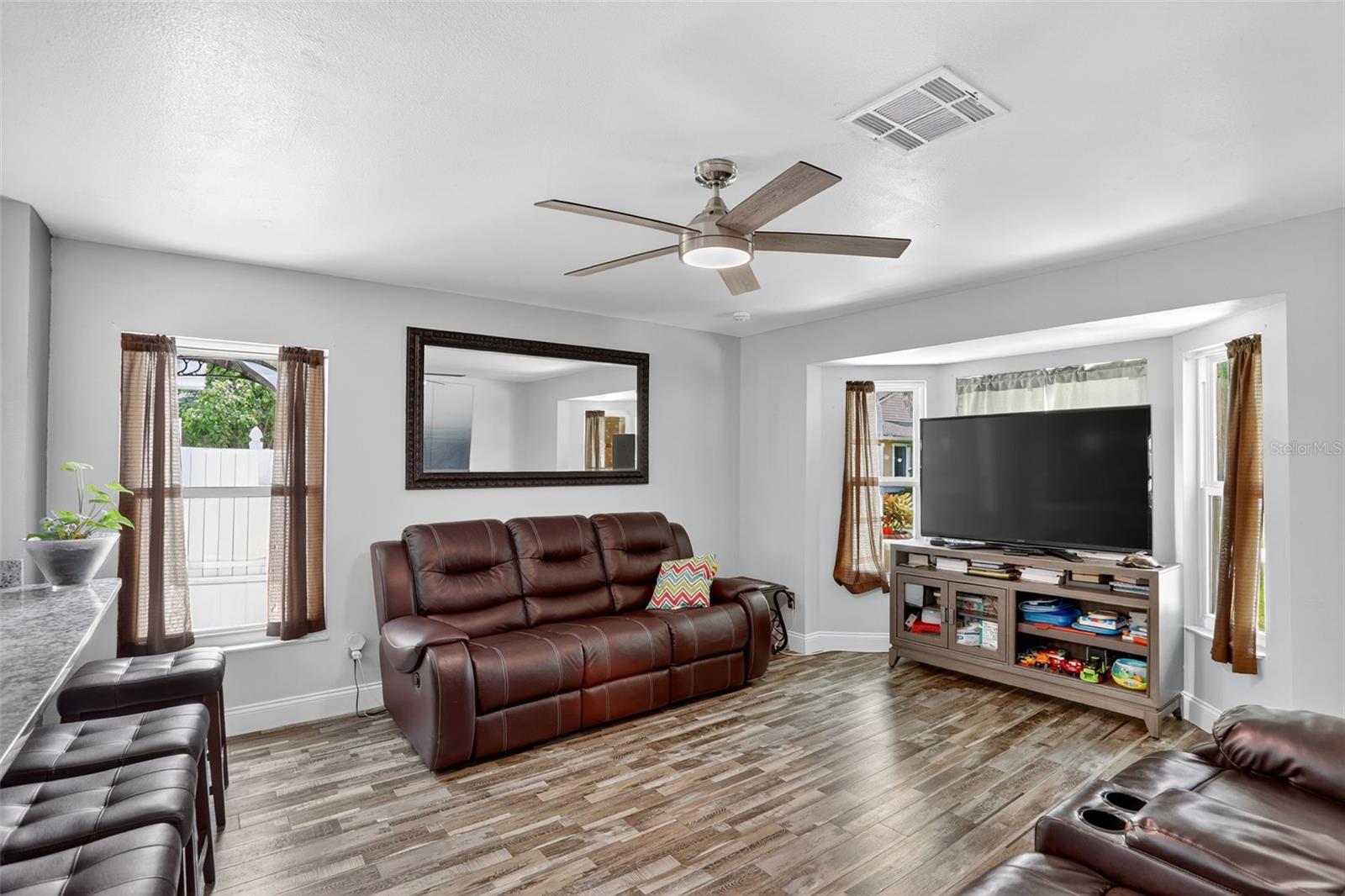 635 MOSS Park Ct KISSIMMEE, FL 34743