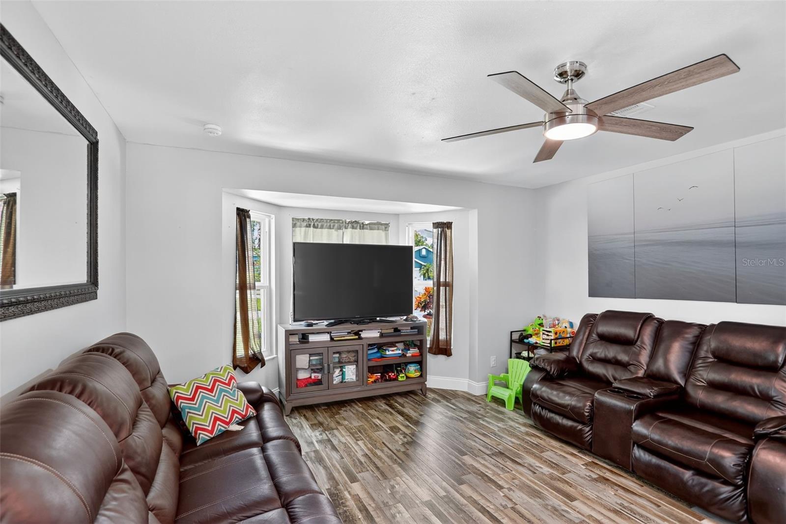 635 MOSS Park Ct KISSIMMEE, FL 34743