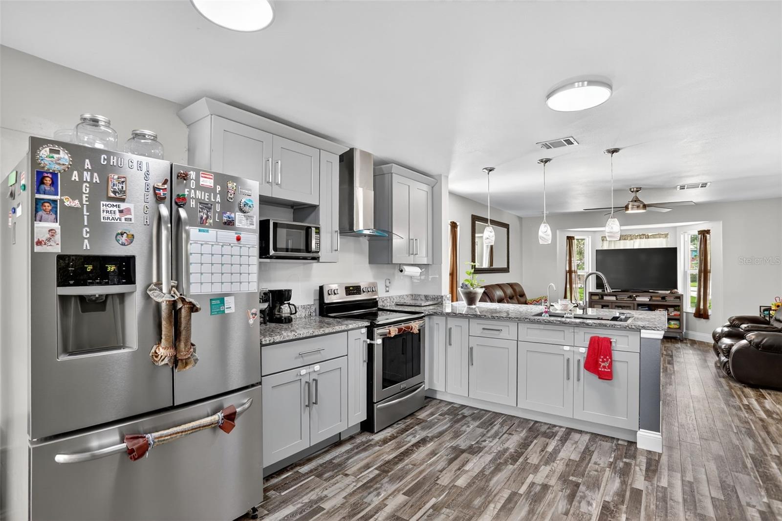 635 MOSS Park Ct KISSIMMEE, FL 34743