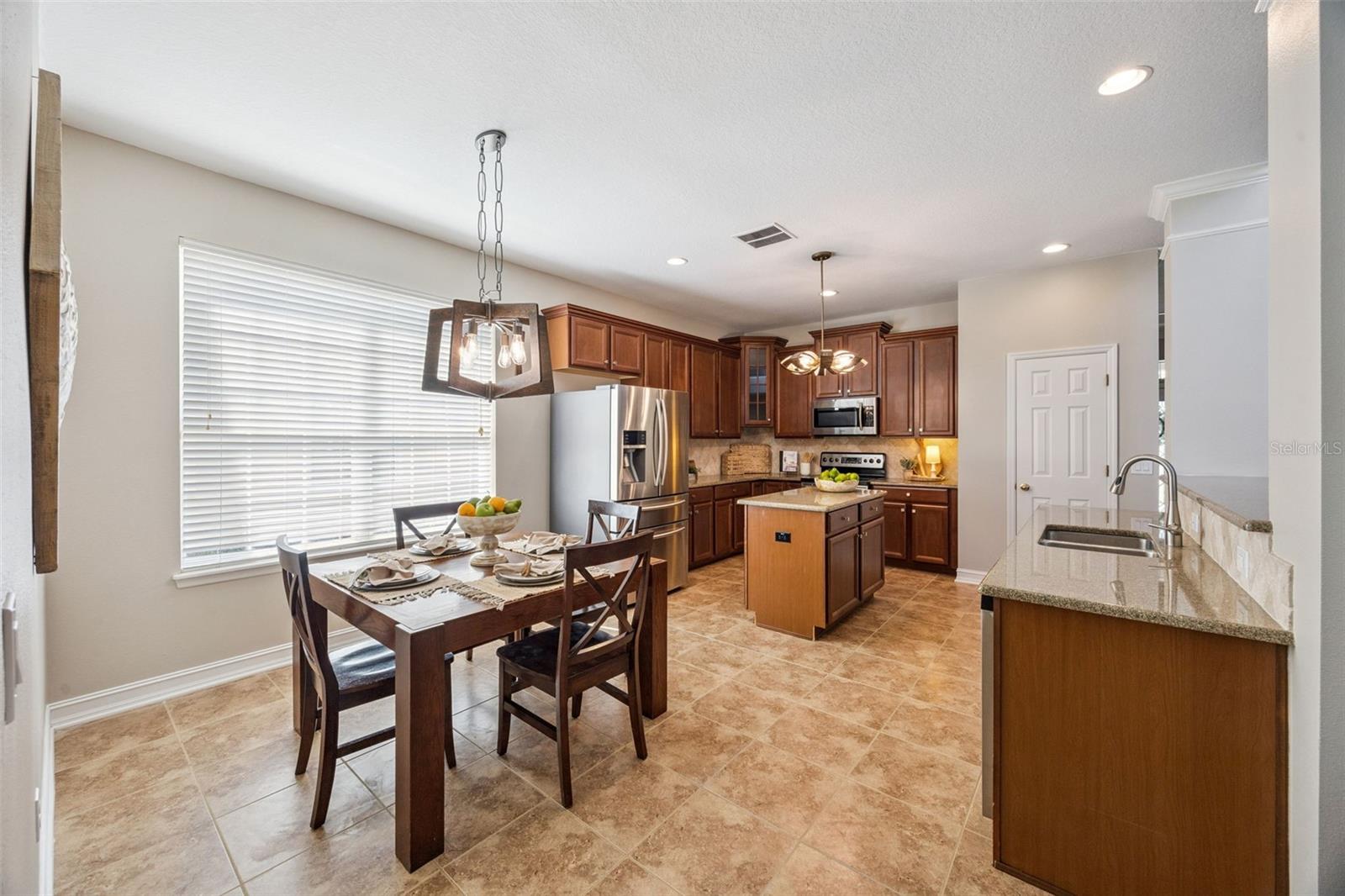 2419 ANTLIA Dr ORLANDO, FL 32828