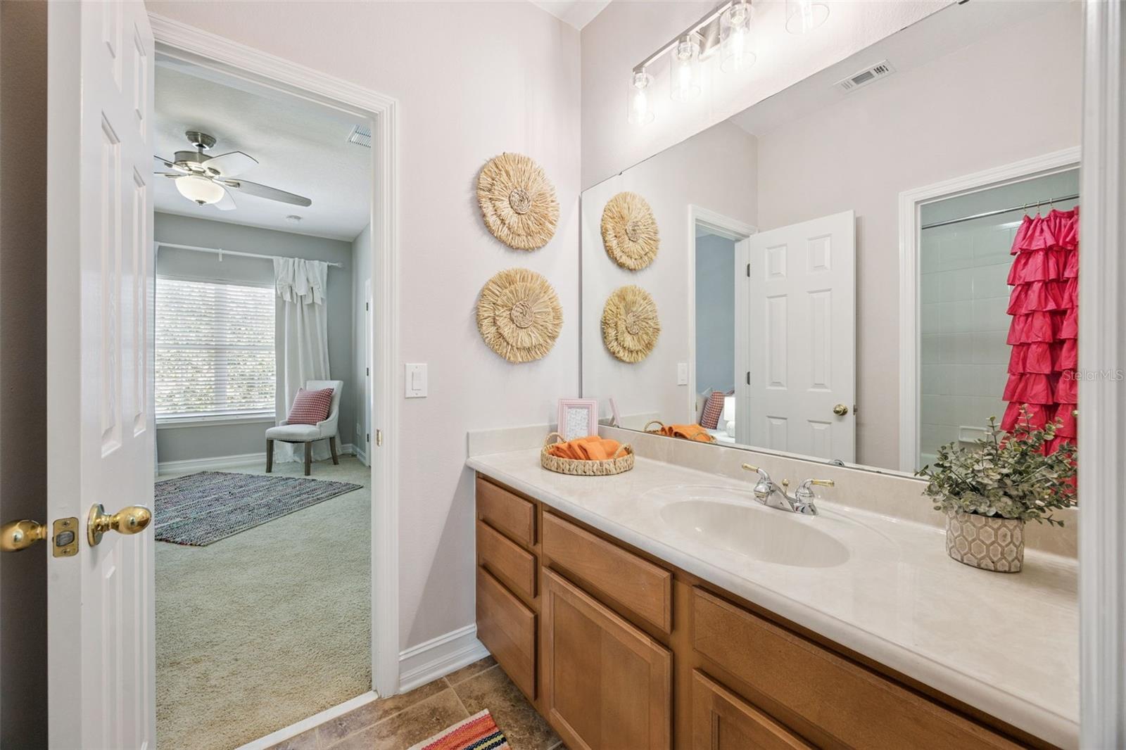 2419 ANTLIA Dr ORLANDO, FL 32828